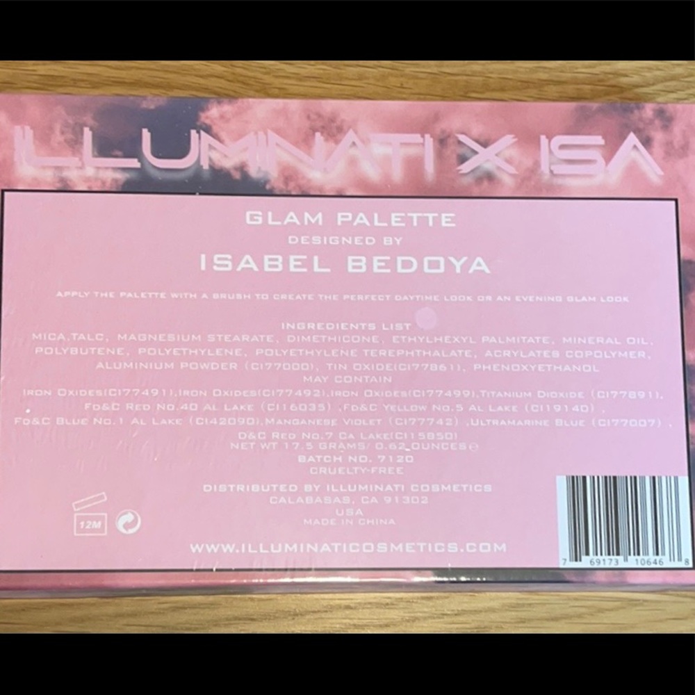 Illuminati X Isa Eyeshadow Palette ➰ - Picture 6 of 7